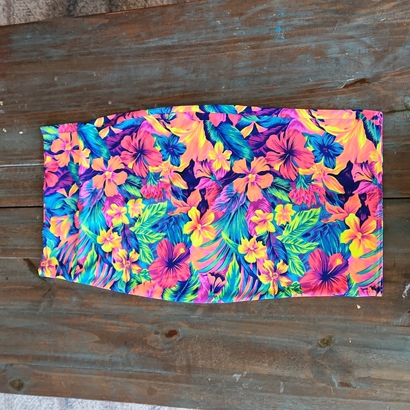 Flower 🌼🌺 midi skirt - Picture 2 of 2